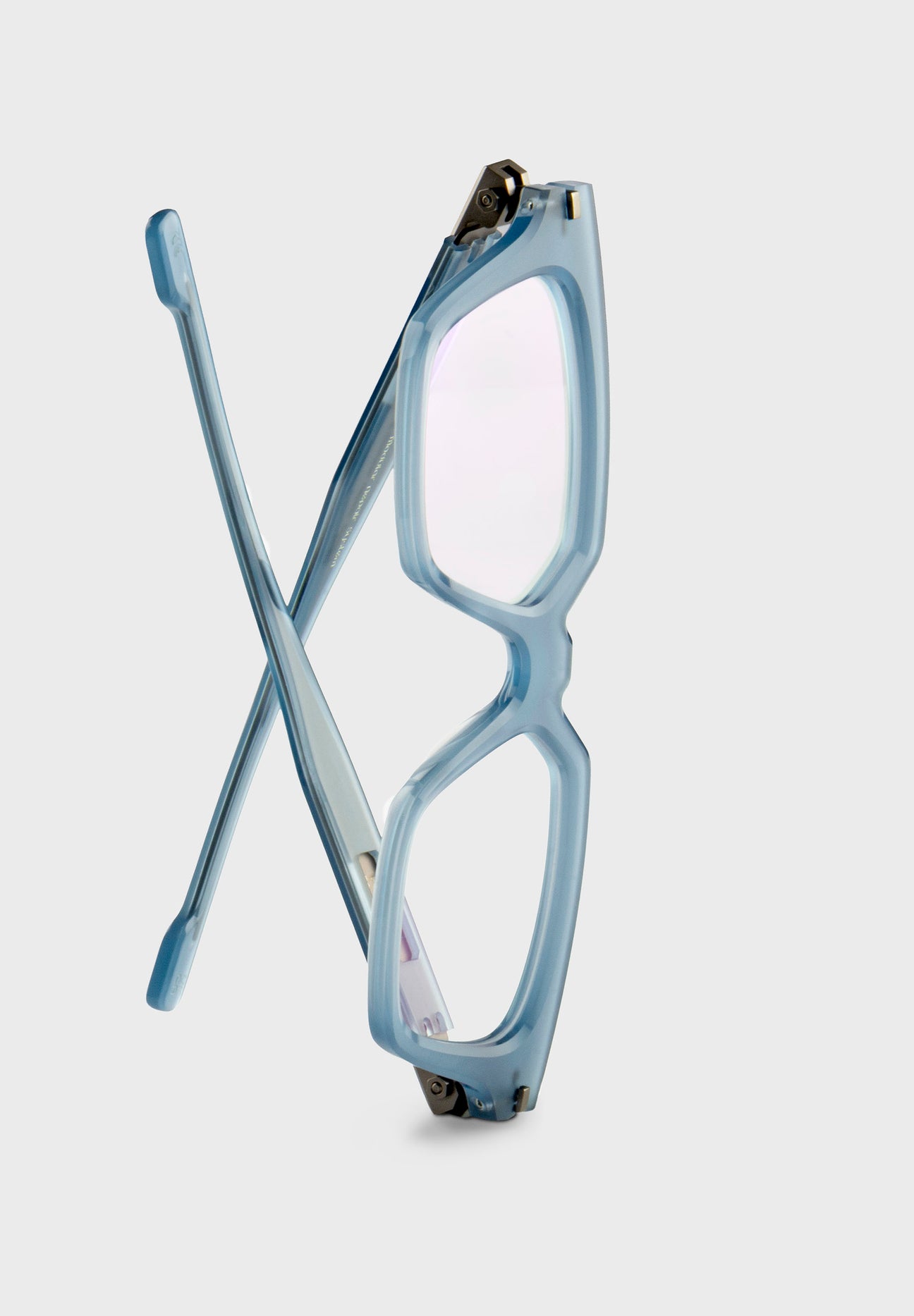 Gafas de vista azules cuadradas.