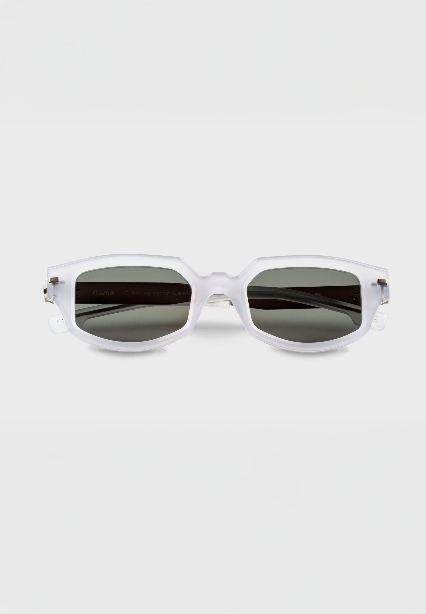 Gafas de sol crystal ovaladas con lente degradada color verde